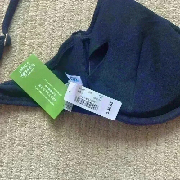 La Vie En Rose Bikini Top, Black size XL. - Picture 6 of 7